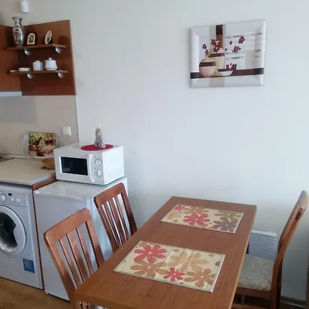 Private In Apartcomplex Novy Khan Apartmán